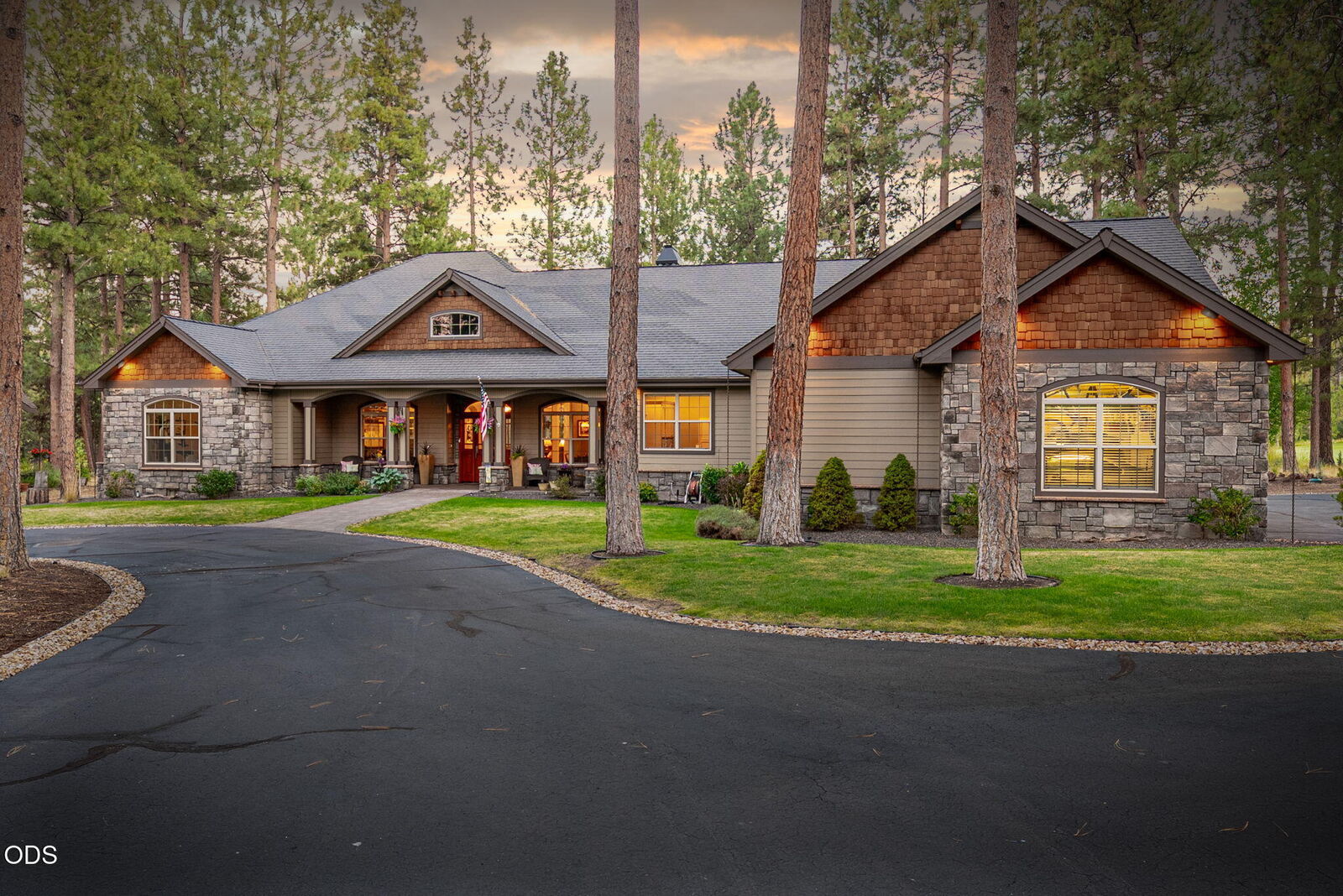 Property Photo: 17147 Caddis Court OR 97759