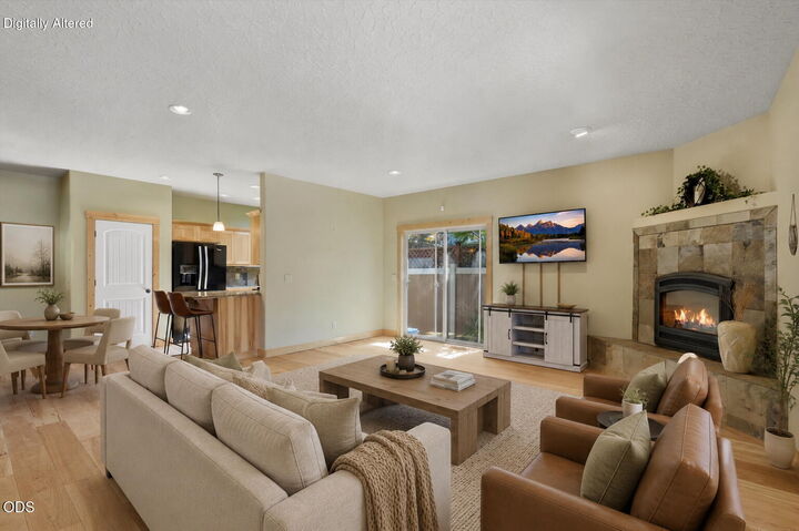 Property Photo:  61390 Merriewood Court  OR 97702 
