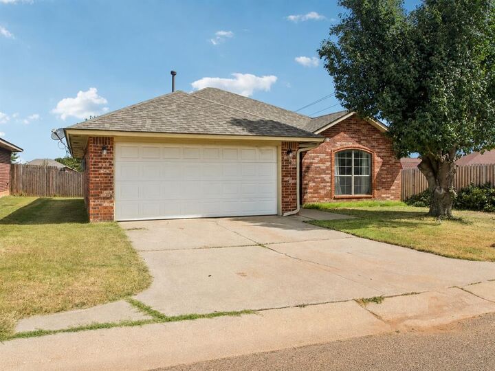 Property Photo:  4921 SE 87th Street  OK 73135 
