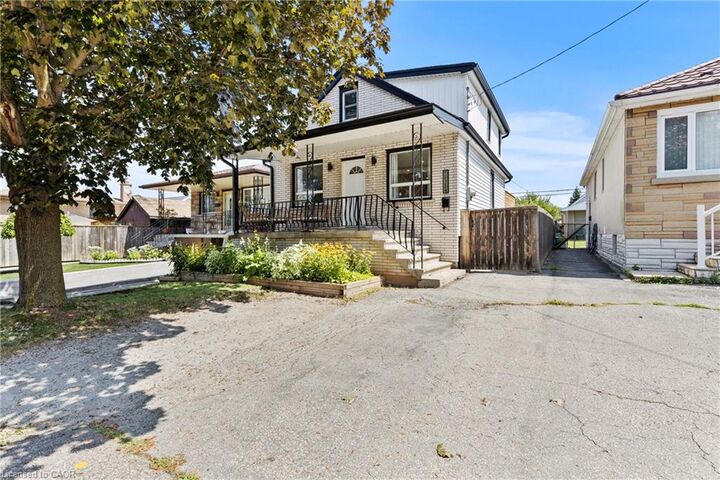 Property Photo:  15 Glassco Avenue S  ON L8H 1B2 