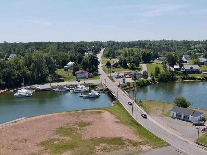 Lot 2, 3, And 4 Floating Bridge Road — photo 1