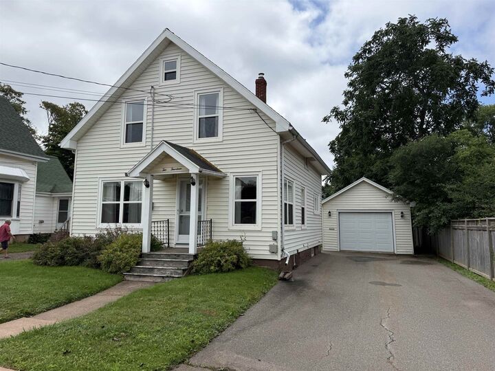 214 Pleasant Street — photo 1