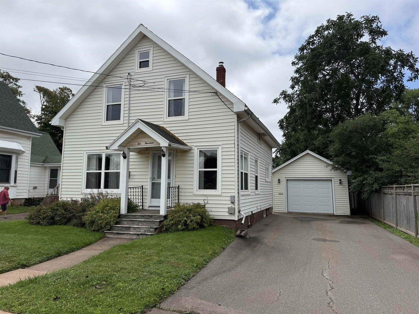 Property Photo:  214 Pleasant Street  PE C1N 1X2 