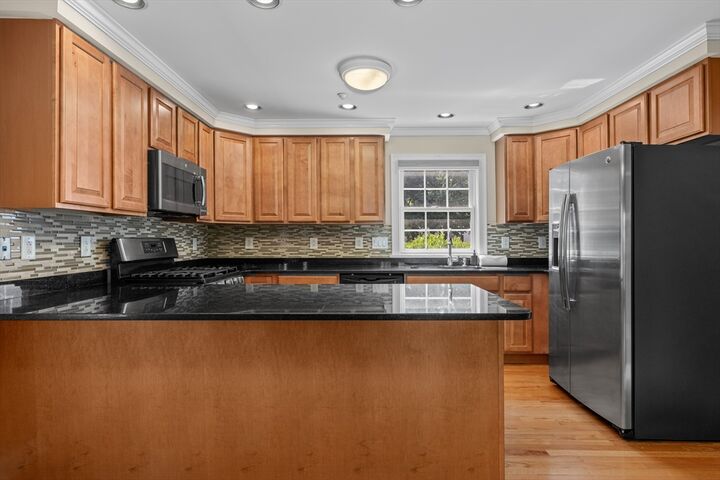 Property Photo:  7 Dewey Street 4  MA 01760 