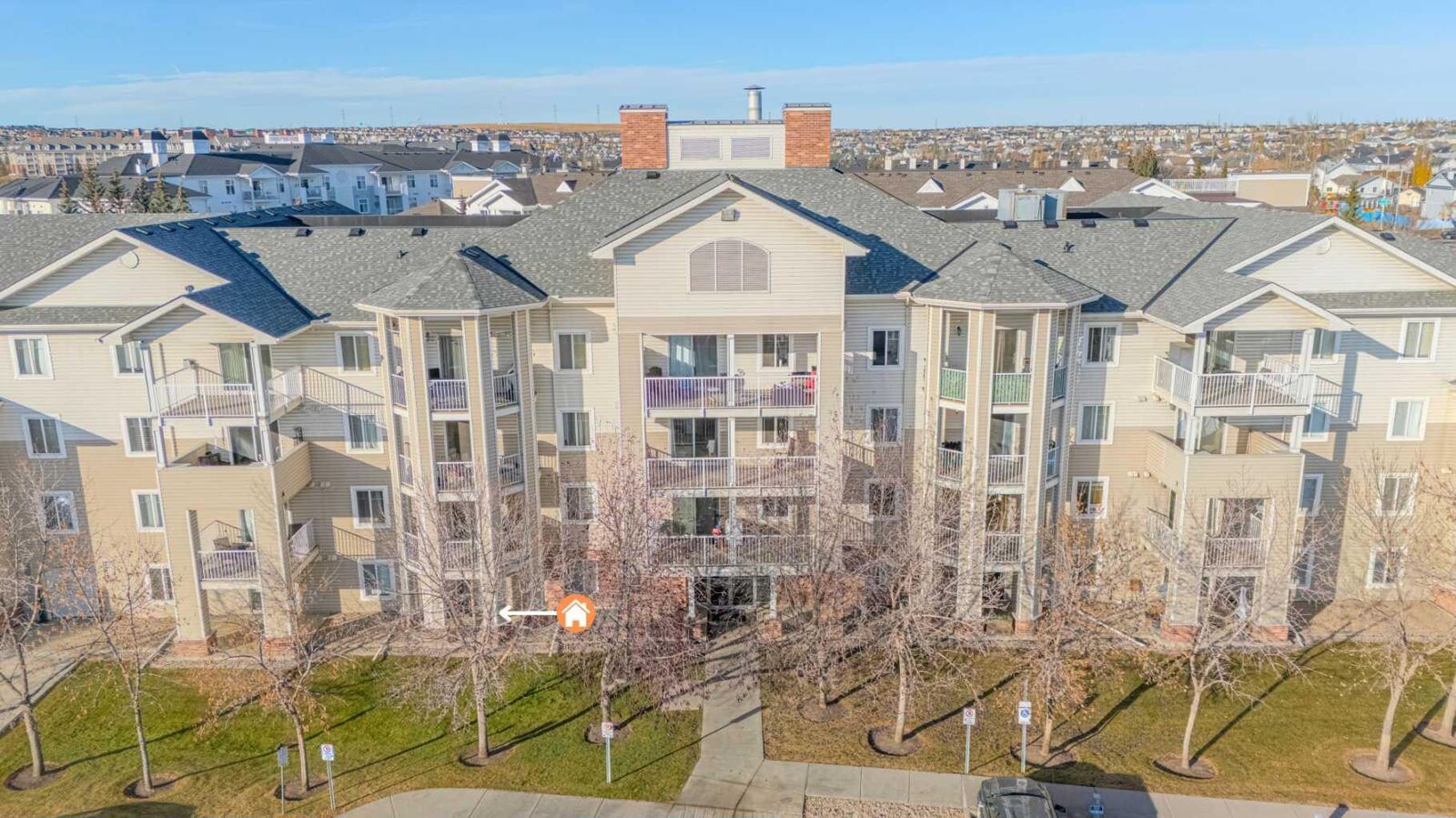 Property Photo:  17 Country Village Bay NE 105  AB T3K 5Z3 