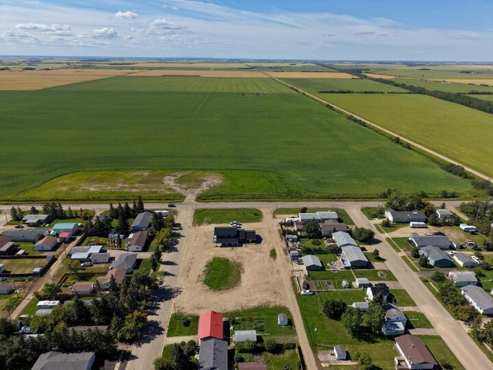 Property Photo: 116, 118, 120 2 Avenue SW AB T0H 1M0