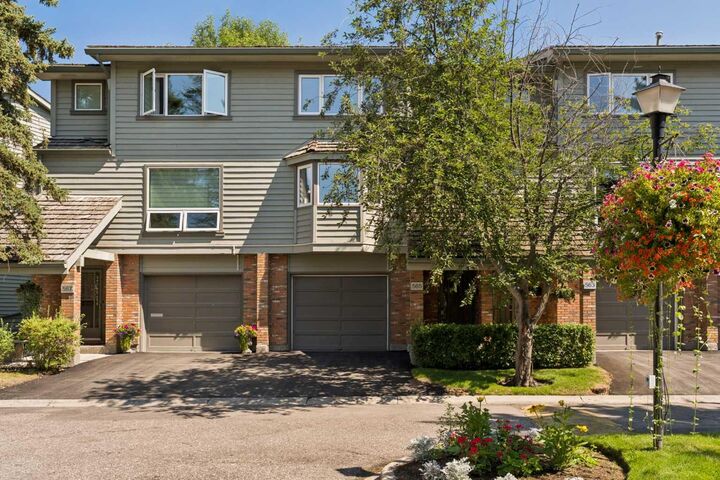 Photo de la propriété:  565 Point McKay Grove NW  AB T3B 5C4 