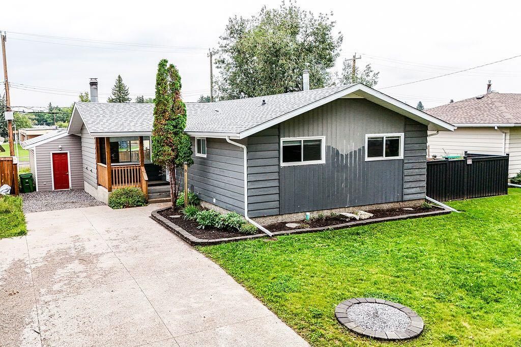 Property Photo:  3 Montcalm Avenue  AB T4V 2K9 