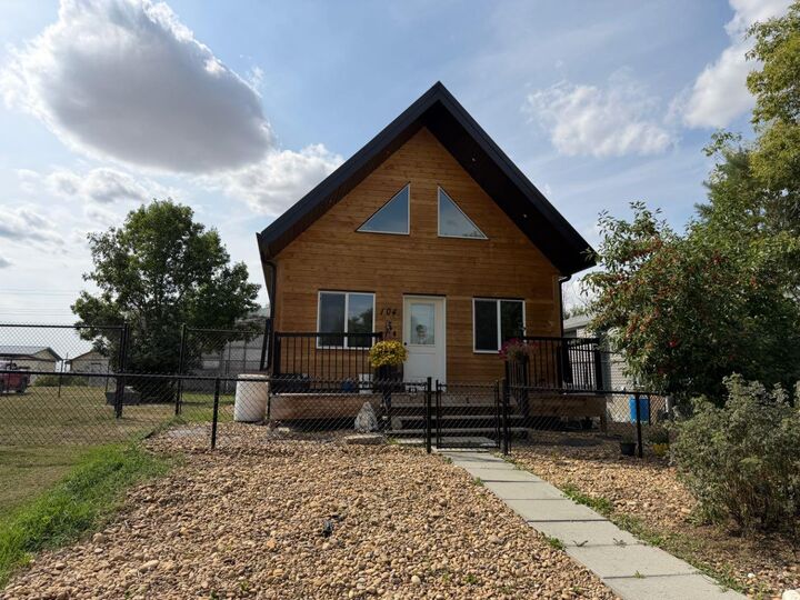 Property Photo: 104 1 Street W AB T0J 2C0