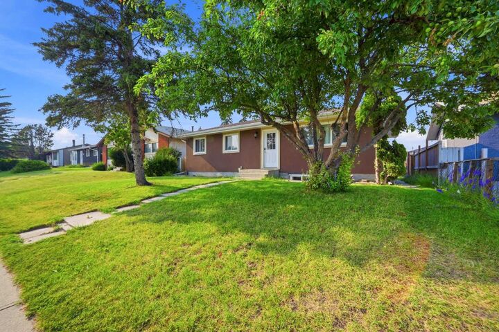Property Photo: 731 Maryvale Way NE AB T2A 2V8