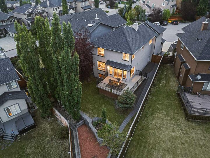 Property Photo: 10 Aspen Stone Mews SW AB T2H 5Z1