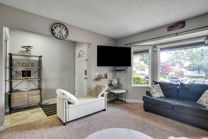 Property Photo: 5620 Temple Drive NE AB T1Y 3Z2