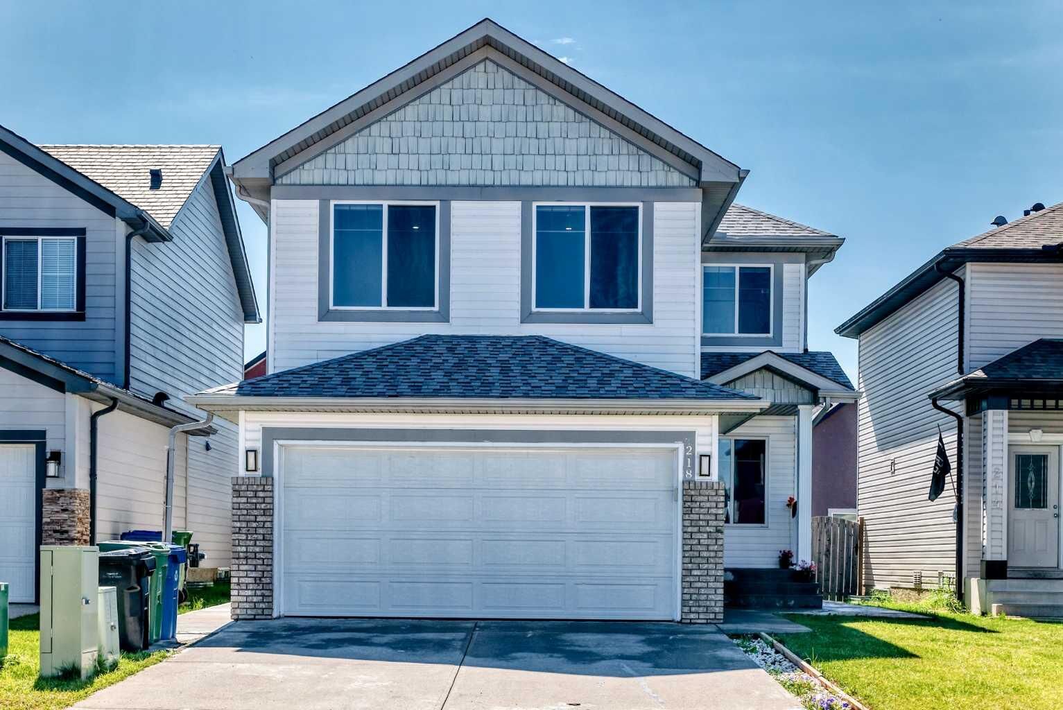Property Photo: 218 Saddlefield Place NE AB T3J 4Z3