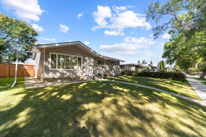 4604 61 Street — photo 1