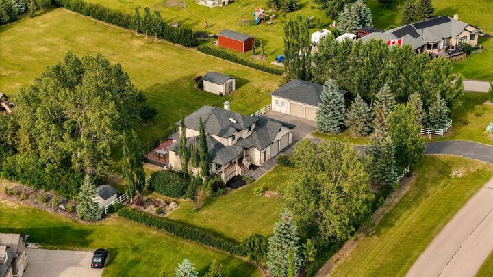 Property Photo: 112 Pinto Lane SE AB T4B 2A4