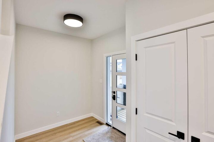 Property Photo: 877 Devonia Circle W AB T1J 5W3
