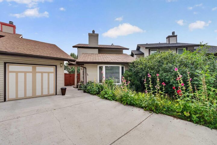Property Photo: 36 Templegreen Bay NE AB T1Y 4Z3