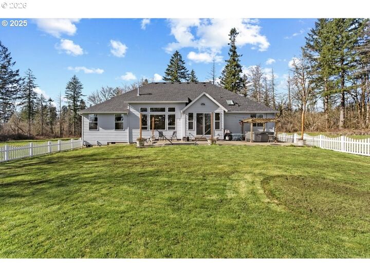 Property Photo:  8811 NE 212th Ave  WA 98682 