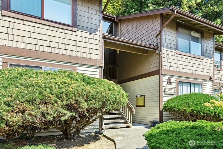 Property Photo:  705  143rd Avenue NE A2  WA 98007 