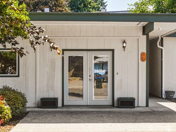 Property Photo: 8610 Sequoia Court SE WA 98597