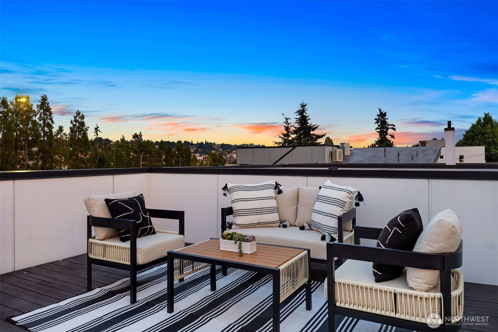 Property Photo:  3817  Gilman Avenue W  WA 98199 