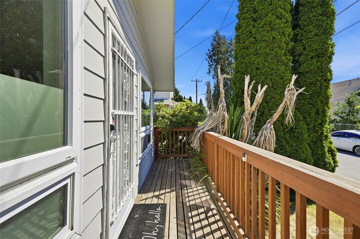 Property Photo: 712 S Director Street WA 98108