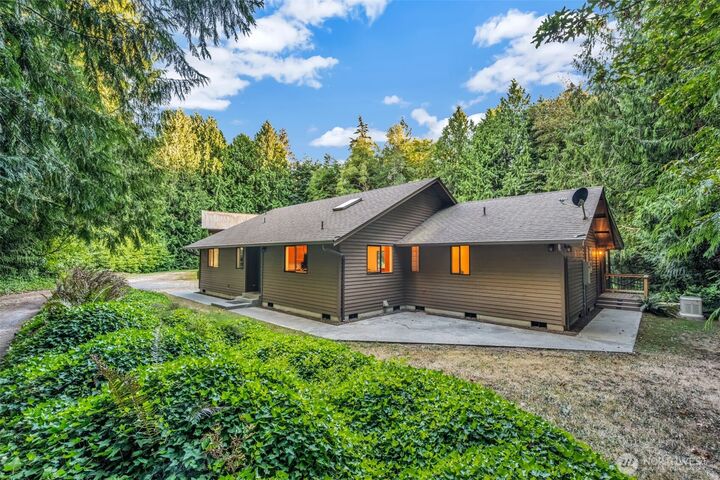 Property Photo: 7516 176th Street SW WA 98292