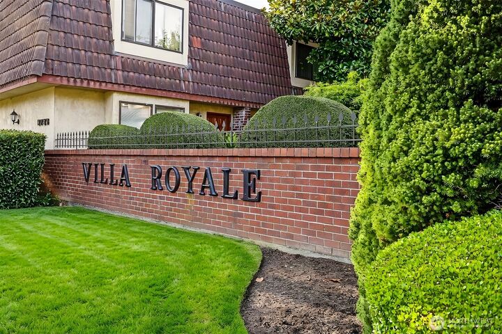 Property Photo:  8719  238th Street SW B3  WA 98026 