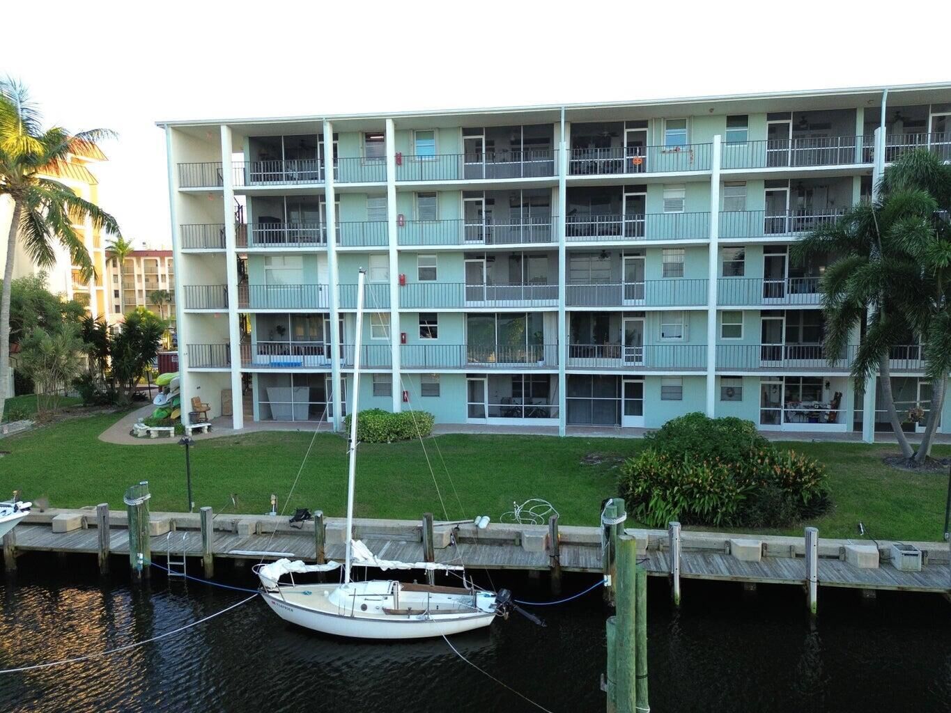 Property Photo: 109 Paradise Harbour Boulevard 414 FL 33408
