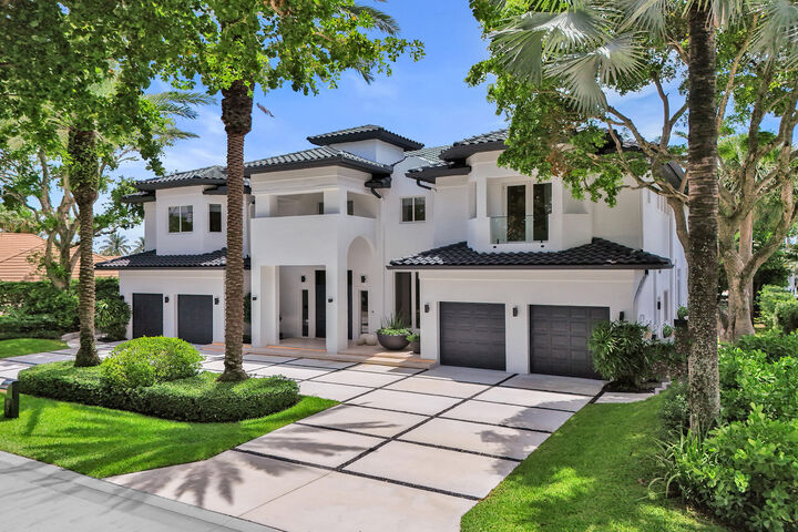 Property Photo: 30 S Compass Drive FL 33308