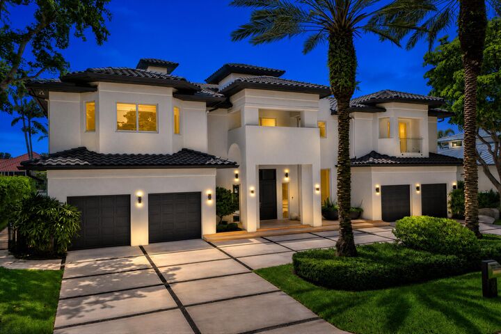 Property Photo:  30 S Compass Drive  FL 33308 