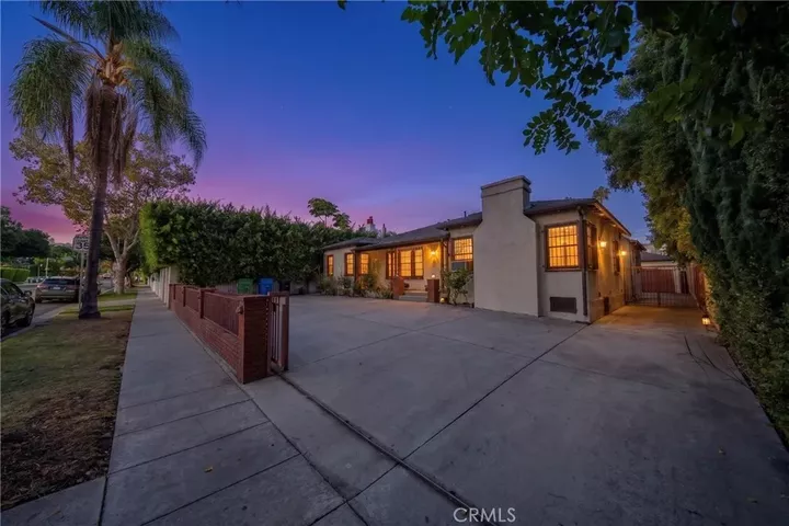 Property Photo:  516 N Crescent Heights  CA 90048 