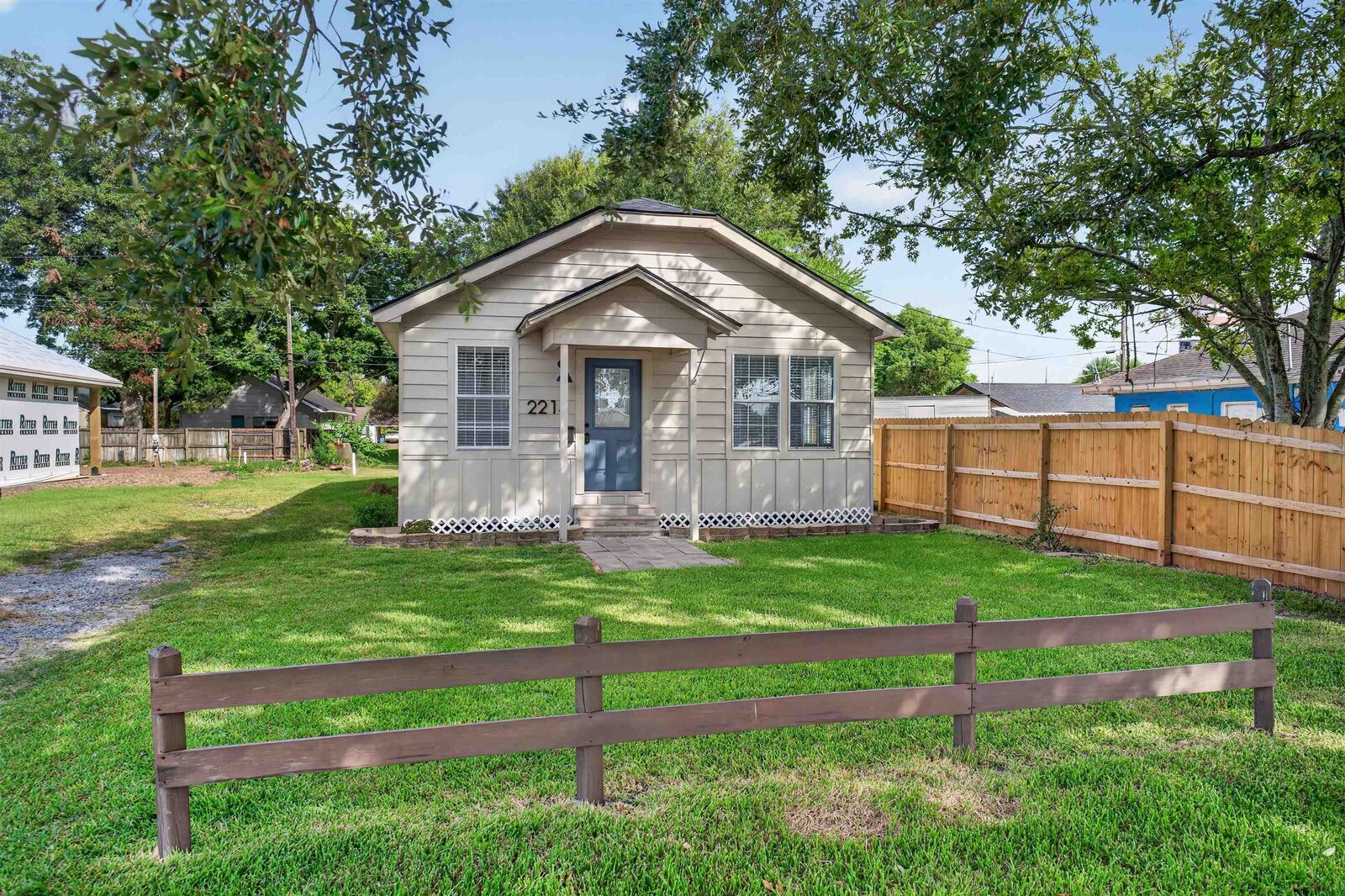 Property Photo:  2214 9th St  TX 77651 