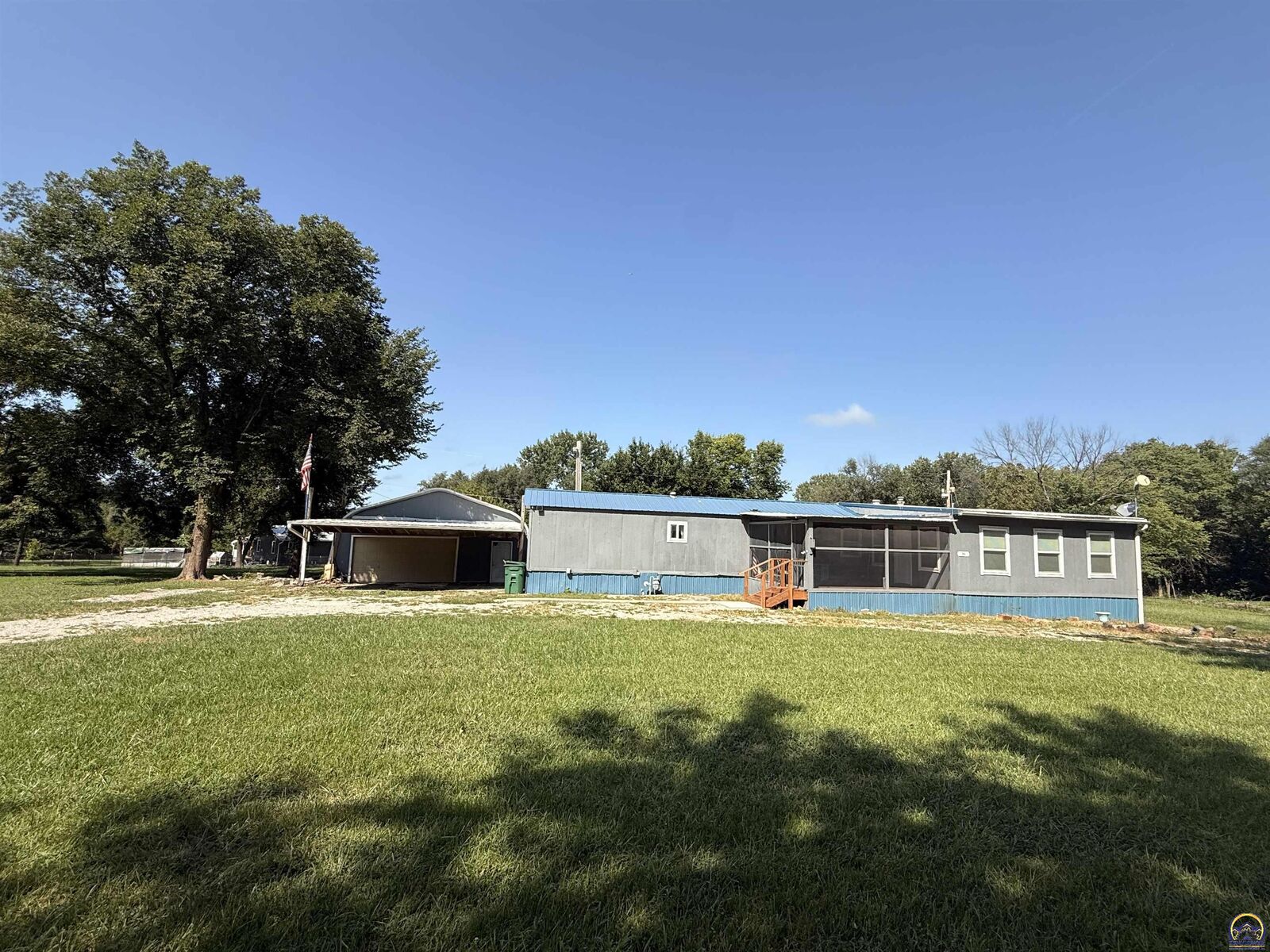 Property Photo:  203 Western Ave  KS 66419 