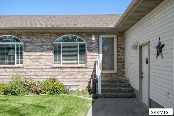 Property Photo:  3737 Silverwood Circle  ID 83406 