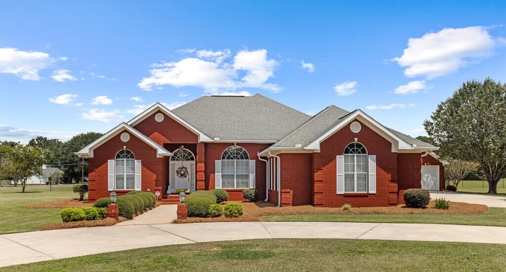 Property Photo: 101 Willow Oaks AL 36345