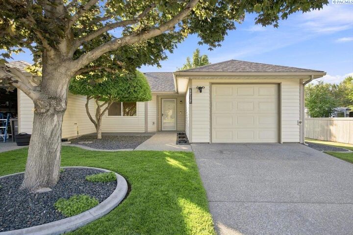 Property Photo: 3212 S Huntington St WA 99337