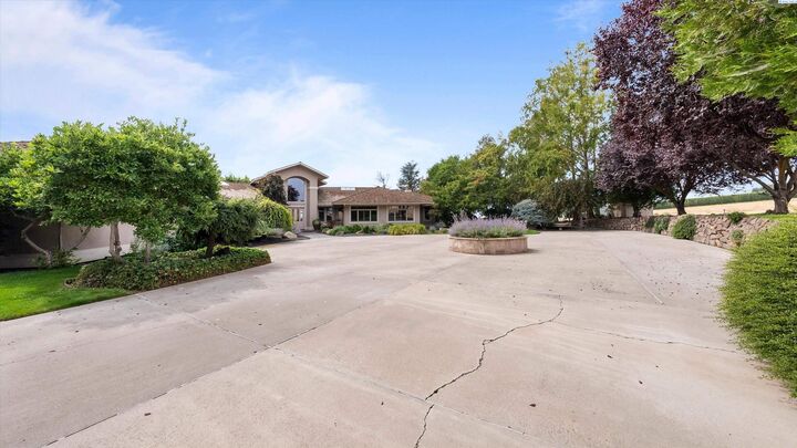 Property Photo: 165804 Snipes Rd WA 98930