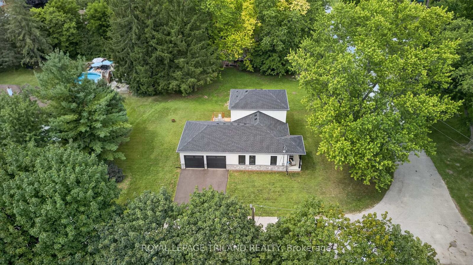 Property Photo:  4397 Mill Crescent  ON N0M 1A0 