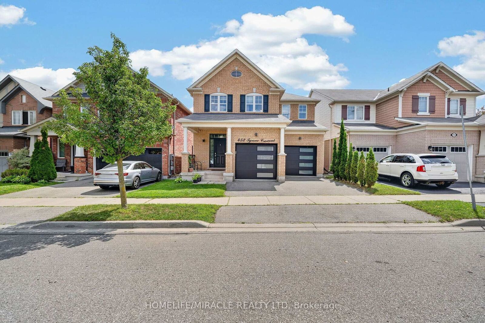 Property Photo: 452 Tyrone Crescent ON L9T 8J8