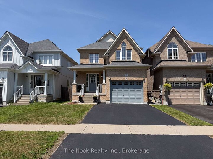 Photo de la propriété:  10 Broome Avenue  ON L1E 0B1 