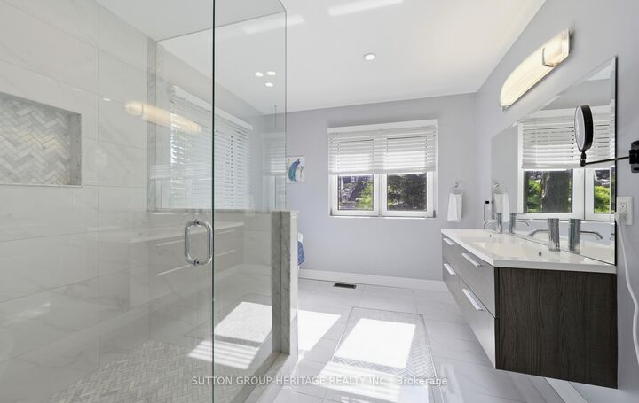 62 Lakeside Beach Road — photo 1
