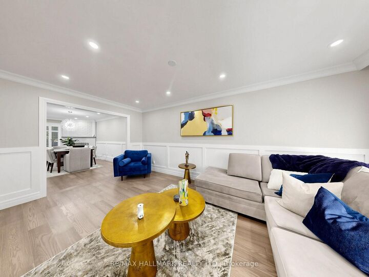 Property Photo: 58 Marchwood Crescent ON L4C 8M4