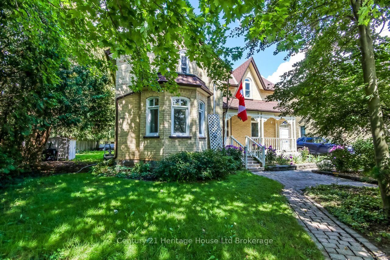 Property Photo:  166 Dundas Street W  ON N0M 2M0 