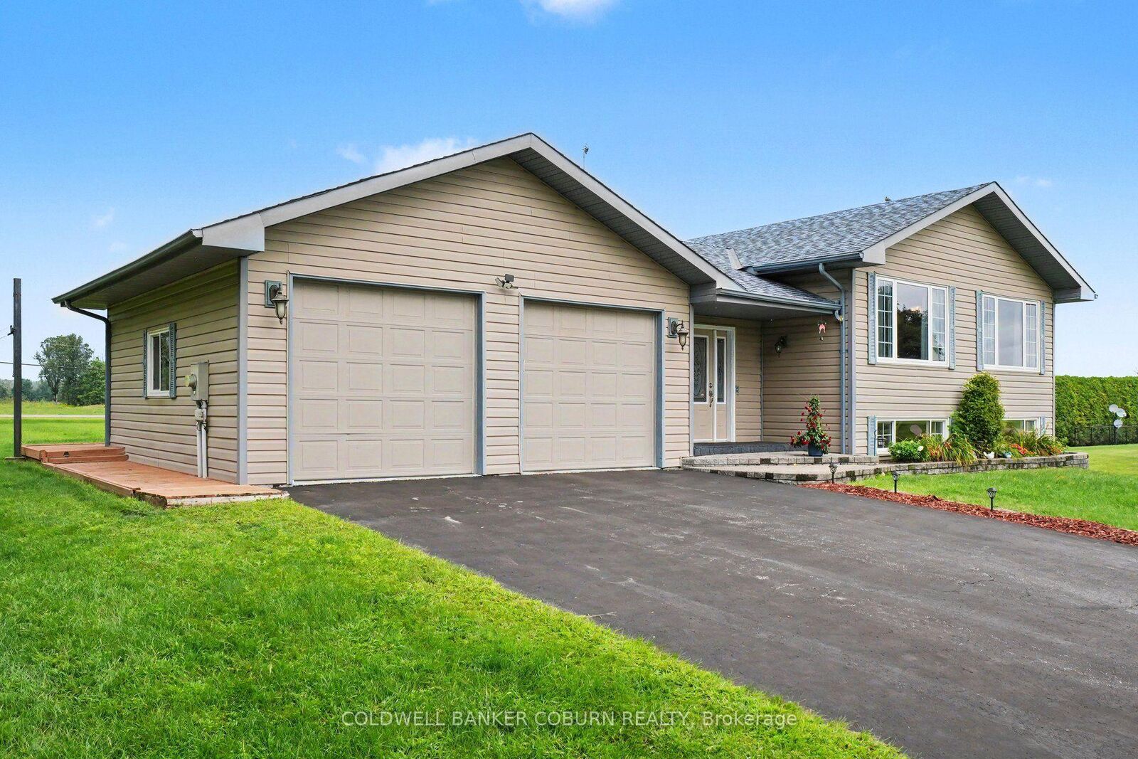 Property Photo:  11711 Breezewood Avenue  ON K0C 1X0 