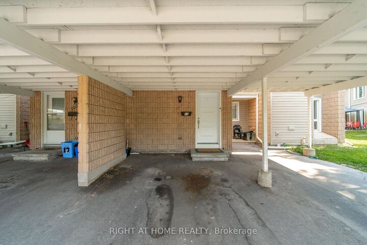 Property Photo:  65 Glamis Road 19  ON N1R 6W4 