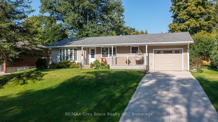 Property Photo:  129 River Street  ON N0H 2N0 