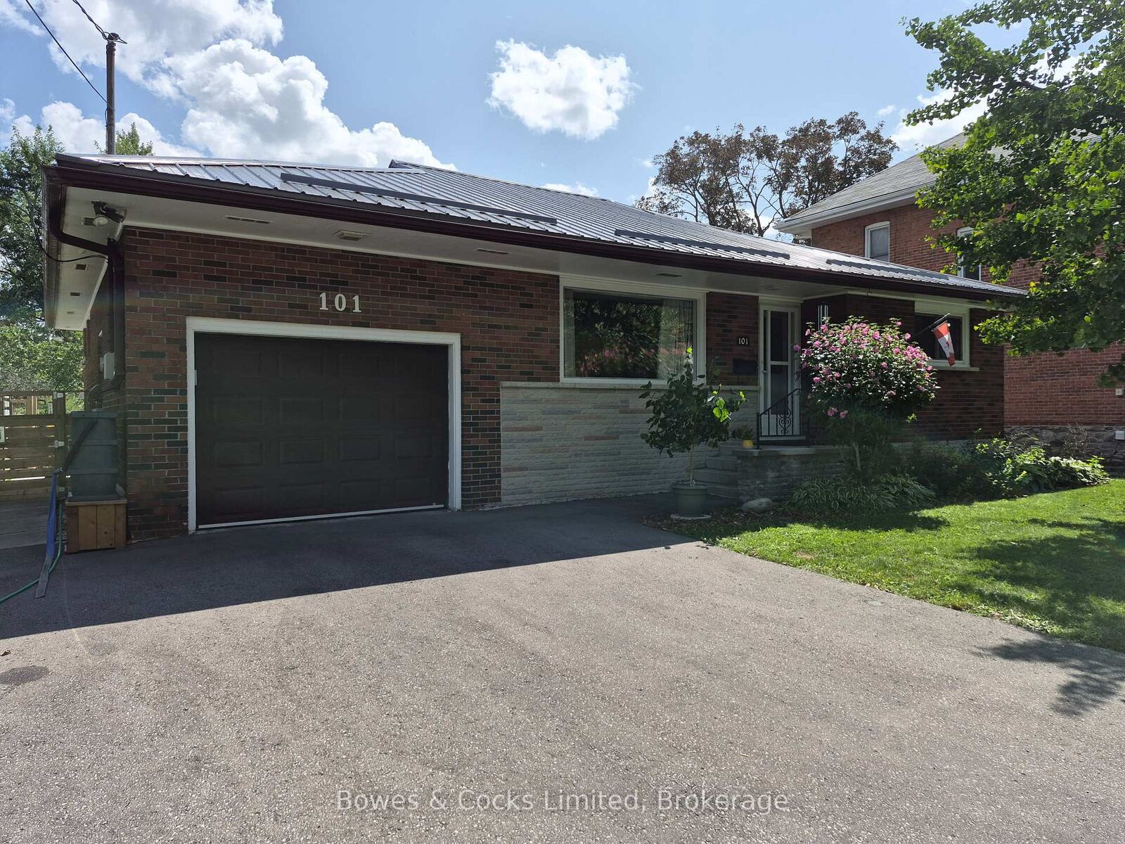 Property Photo: 101 Russell Street ON K9V 2X5