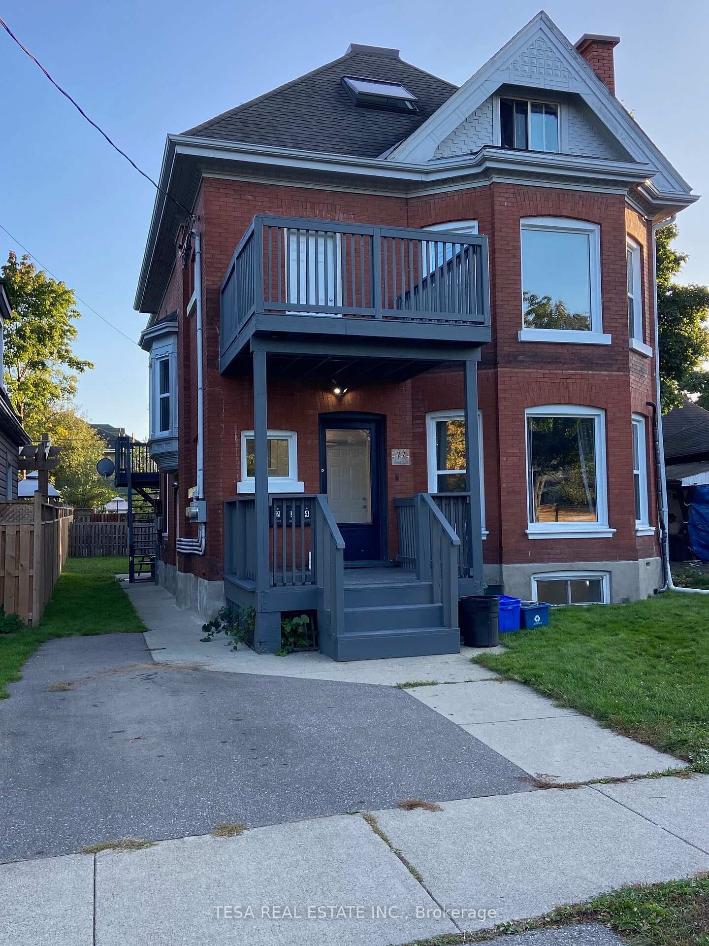 Property Photo: 77 East Avenue 2 ON N3S 3L6