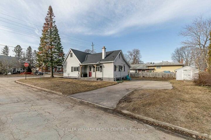 Property Photo:  46 Campbell Avenue 2  ON L4N 2T4 